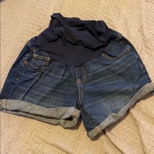 Maternity shorts